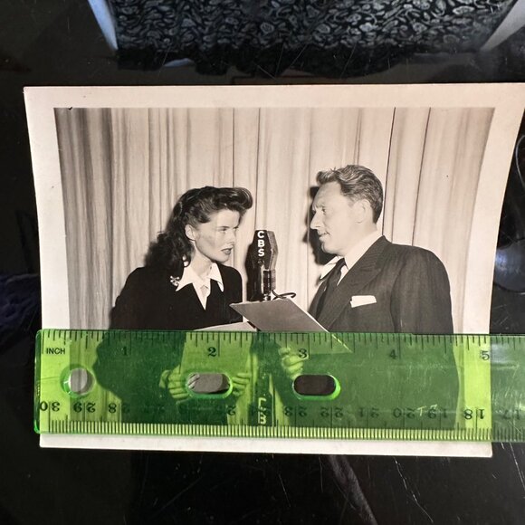 Vintage 1940s Katharine Hepburn & Spencer Tracy CBS Radio Show Photo 4x5 Inches - Picture 4 of 13